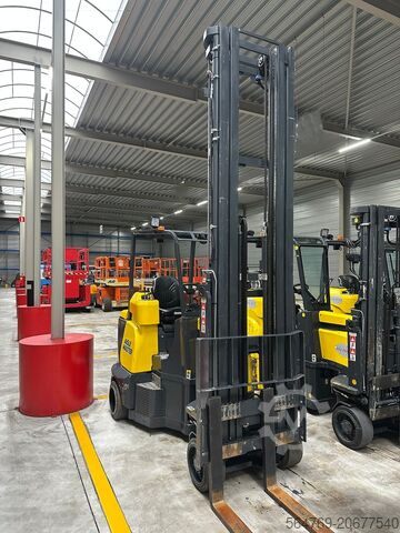 Carrello elevatore per corsie strette Aisle Master 20WHE/ Perfect / Only 6256 hours