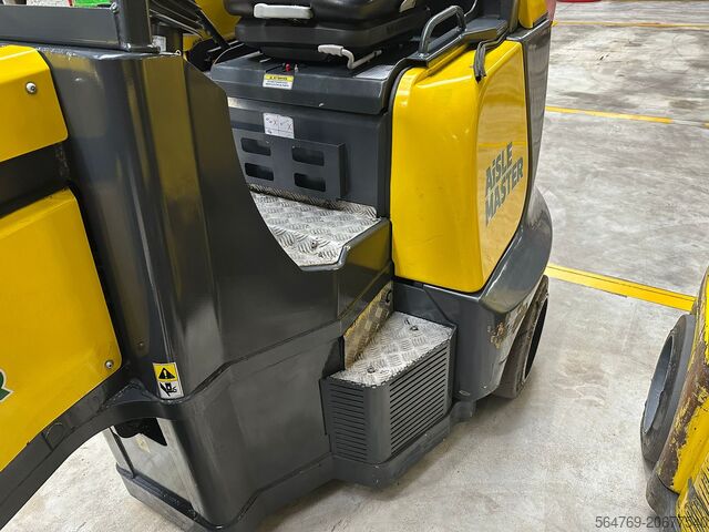 Carrello elevatore per corsie strette Aisle Master 20WHE/ Perfect / Only 6256 hours