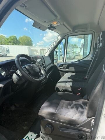 Lätt lastbil med frys- och kylutrymme Iveco Daily 35