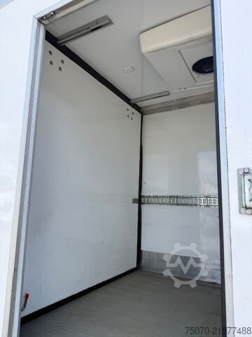 Lätt lastbil med frys- och kylutrymme Iveco Daily 35