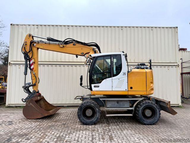 Mobile excavator LIEBHERR A914 Compact / 2017 BJ / 9.979 H / OilQuick