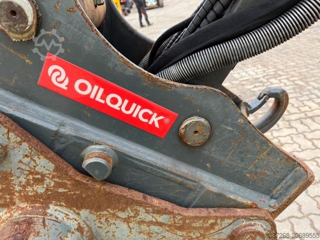 Mobile excavator LIEBHERR A914 Compact / 2017 BJ / 9.979 H / OilQuick