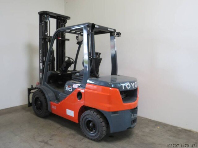 Wózek widłowy Toyota 8 FD F 30