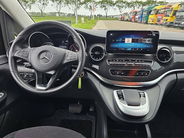 Personenvervoer MERCEDES-BENZ EQV 300 L3 XL 8-Pers Mbux