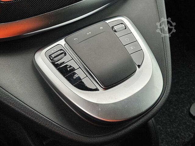 Personenvervoer MERCEDES-BENZ EQV 300 L3 XL 8-Pers Mbux