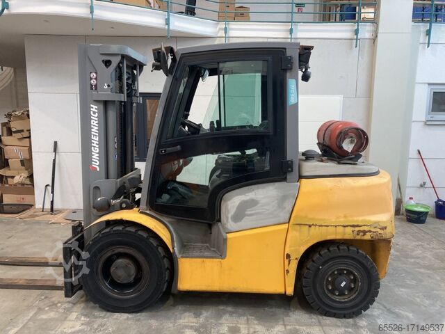 LPG-vorkheftruck Jungheinrich TFG 540 / Kabine / 1460 Std.