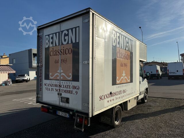 Furgoneta cerrada Iveco DAILY 35C13