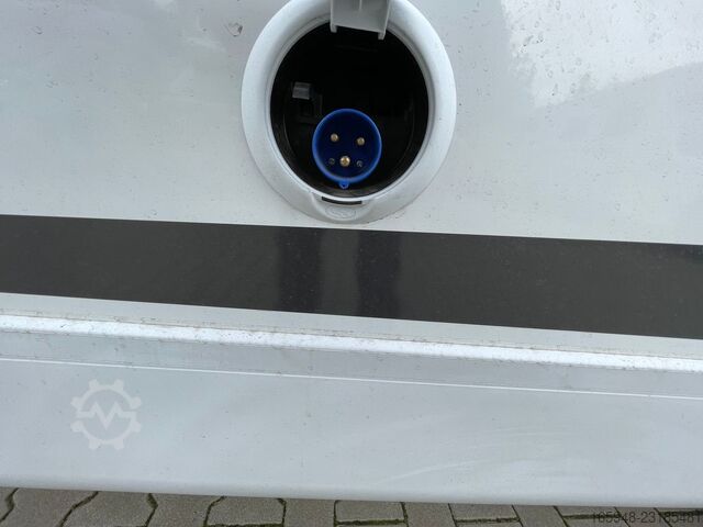 Poluintegrisani kamper ETRUSCO 7.4 SBC | Markise, Multimedia Paket,Safety Paket