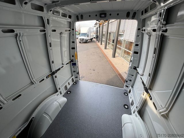 Magas tetős furgon IVECO Daily 35S16 A8 *DoKa*Automatik*AHK*R3.520mm*