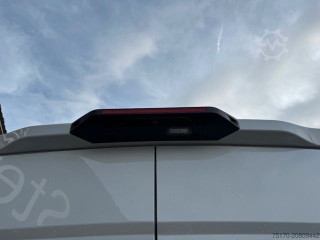 Magas tetős furgon IVECO Daily 35S16 A8 *DoKa*Automatik*AHK*R3.520mm*