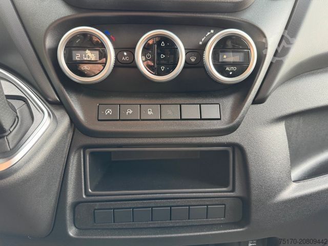 Magas tetős furgon IVECO Daily 35S16 A8 *DoKa*Automatik*AHK*R3.520mm*