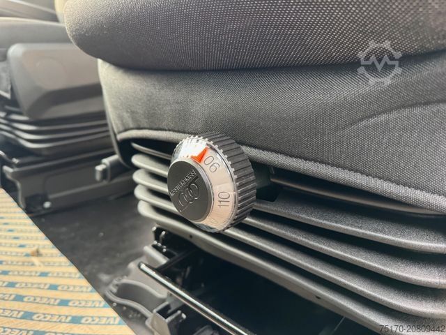 Magas tetős furgon IVECO Daily 35S16 A8 *DoKa*Automatik*AHK*R3.520mm*