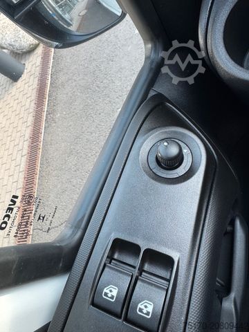 Magas tetős furgon IVECO Daily 35S16 A8 *DoKa*Automatik*AHK*R3.520mm*