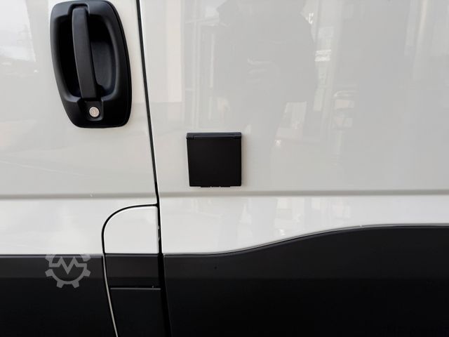 Hűtőfelépítményes furgon IVECO Daily 35S18 A8 *Standkühlung*Kamera*Automatik*