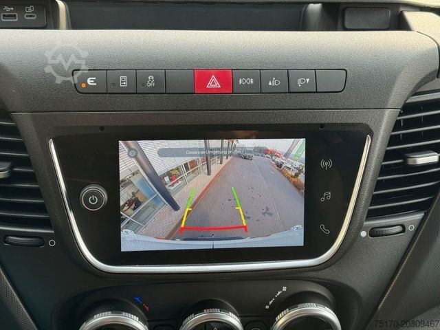 Dobozos furgon IVECO Daily 35S16 A8 *DoKa*Automatik*AHK*R3.520mm*