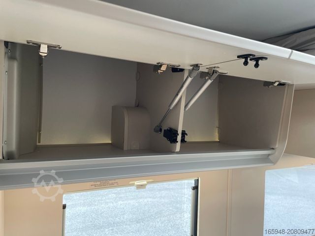 Autocaravana semi-integrada ADRIA Matrix 60Y 670 SL JUBILEE *Sondermodell*