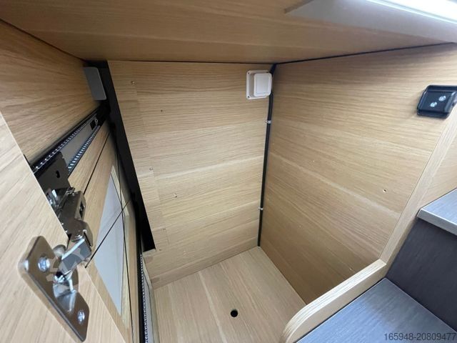 Halvintegreret autocamper ADRIA Matrix 60Y 670 SL JUBILEE *Sondermodell*