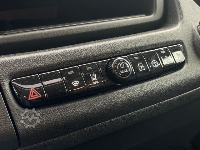 Autocaravana semi-integrada ADRIA Matrix 60Y 670 SL JUBILEE *Sondermodell*