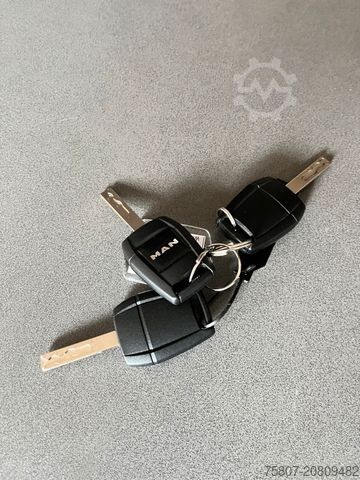 Furgão fechado MAN TGL 8.180 BL 2xAHK Koffer LBW erst 78 tsd km