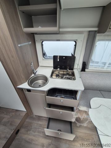 Half-integraal camper CARADO T 459 pro+, Klima, SAT+TV, Automatik