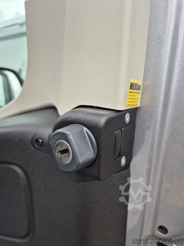 Half-integraal camper CARADO T 459 pro+, Klima, SAT+TV, Automatik