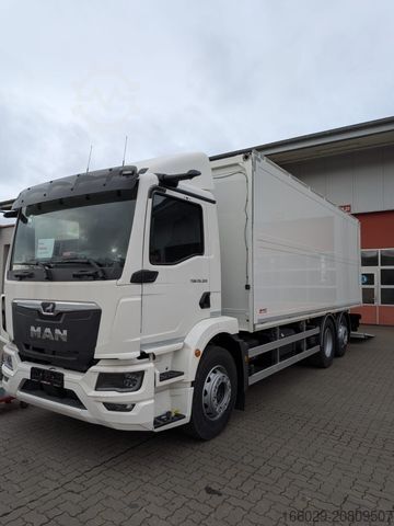 Camión caja MAN TGM 26.320 6x2/4 Getränkefahrzeug Wingliner LBW