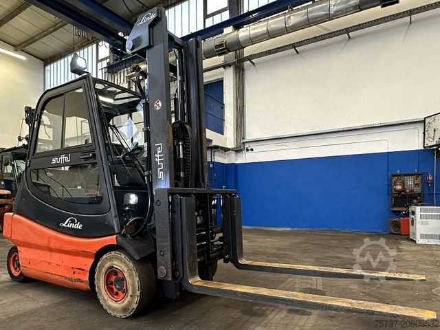 Frontgaffeltruck LINDE E30/02