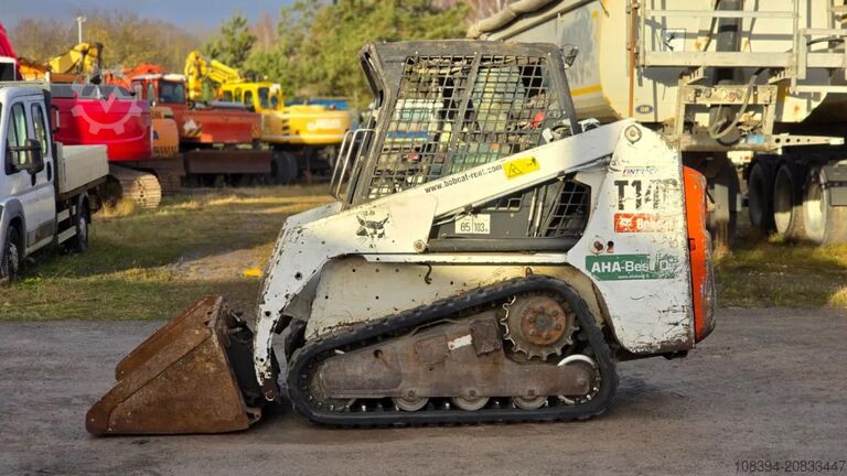 Crawler loader Bobcat T140