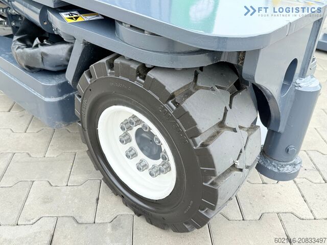 4-way forklift truck Combilift C4000 / GAS / 9300MM / FREE-LIFT / CABIN