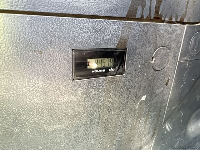 Paletli ekskavatör Hyundai HX520AL