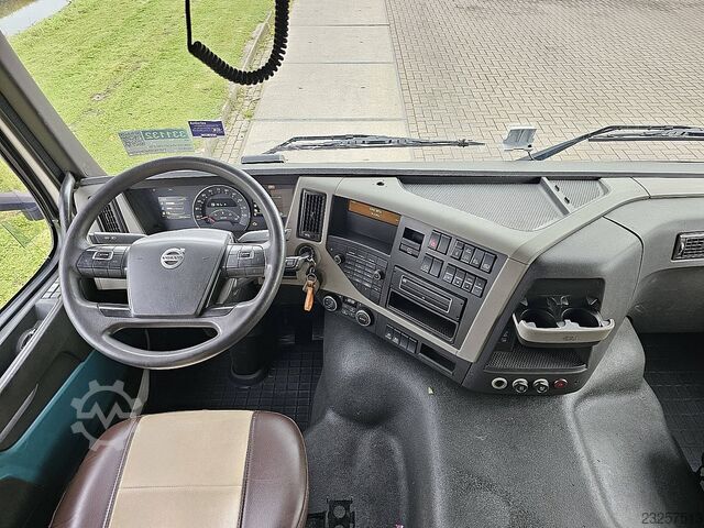 VOLVO FM 330 Globetrotter NL truck BDF VOLVO FM 330 Globetrotter NL truck BDF
