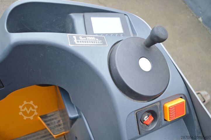 Carretilla elevadora baja Jungheinrich ESE 120