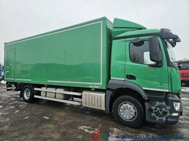 Dobozos teherautó Mercedes-Benz Actros 1824 Koffer 7,30 m LBW 2t. MBUX 1.Hand