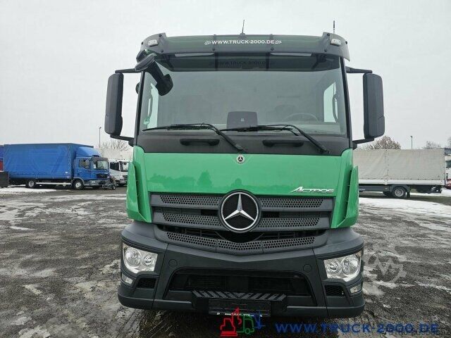 Dobozos teherautó Mercedes-Benz Actros 1824 Koffer 7,30 m LBW 2t. MBUX 1.Hand