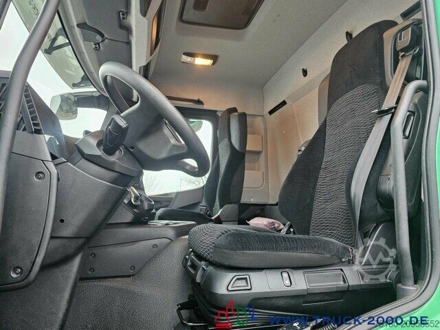 Dobozos teherautó Mercedes-Benz Actros 1824 Koffer 7,30 m LBW 2t. MBUX 1.Hand