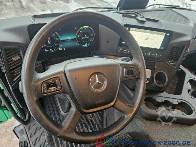 Dobozos teherautó Mercedes-Benz Actros 1824 Koffer 7,30 m LBW 2t. MBUX 1.Hand