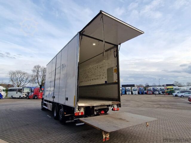 Transport refrigerat/congelat Mercedes-Benz Actros 2646 6x2 - Isolated box with sidedoors -...