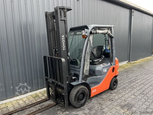 LPG gaffeltrucks Toyota 8FGF15F