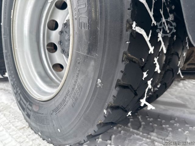 Haakarm vrachtwagen MAN TGX 26.440 Abrollkipper HYVA 20.60.S