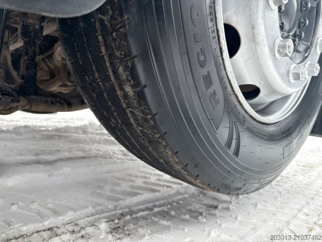 Haakarm vrachtwagen MAN TGX 26.440 Abrollkipper HYVA 20.60.S