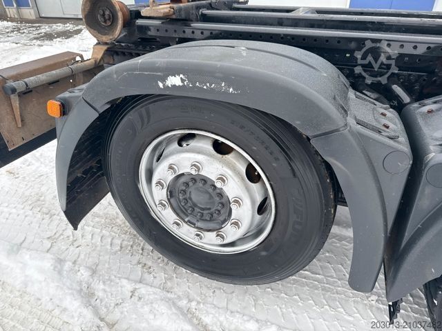 Haakarm vrachtwagen MAN TGX 26.440 Abrollkipper HYVA 20.60.S