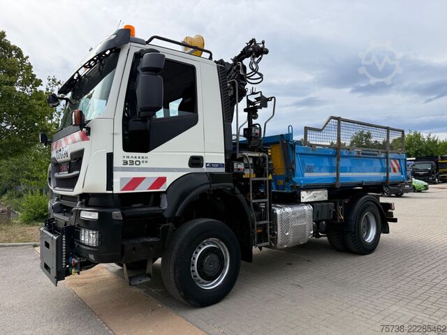 Billenő teherautó IVECO Trakker 330 4x4 Meiller Kipper+Hiab 088B-2 Funk