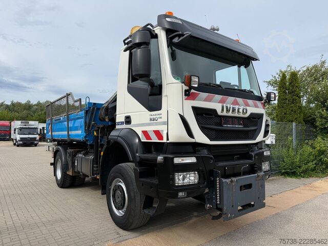 Billenő teherautó IVECO Trakker 330 4x4 Meiller Kipper+Hiab 088B-2 Funk