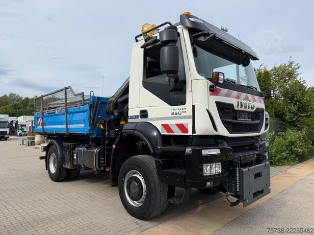 Billenő teherautó IVECO Trakker 330 4x4 Meiller Kipper+Hiab 088B-2 Funk