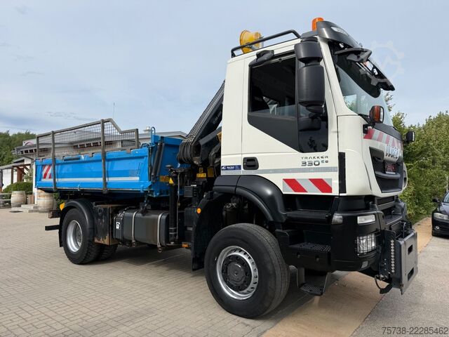 Billenő teherautó IVECO Trakker 330 4x4 Meiller Kipper+Hiab 088B-2 Funk