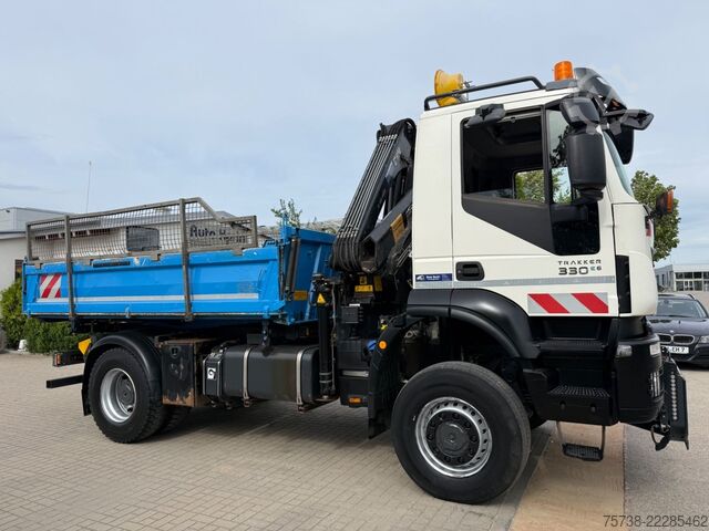 Billenő teherautó IVECO Trakker 330 4x4 Meiller Kipper+Hiab 088B-2 Funk