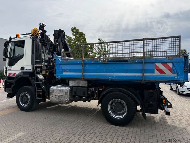 Billenő teherautó IVECO Trakker 330 4x4 Meiller Kipper+Hiab 088B-2 Funk