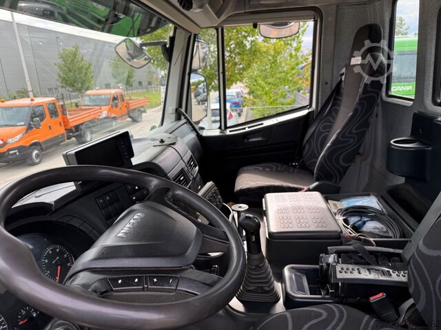 Billenő teherautó IVECO Trakker 330 4x4 Meiller Kipper+Hiab 088B-2 Funk