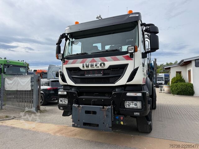 Háromirányú billenő teherautó IVECO Trakker 330 4x4 Meiller Kipper+Hiab 088B-2 Funk