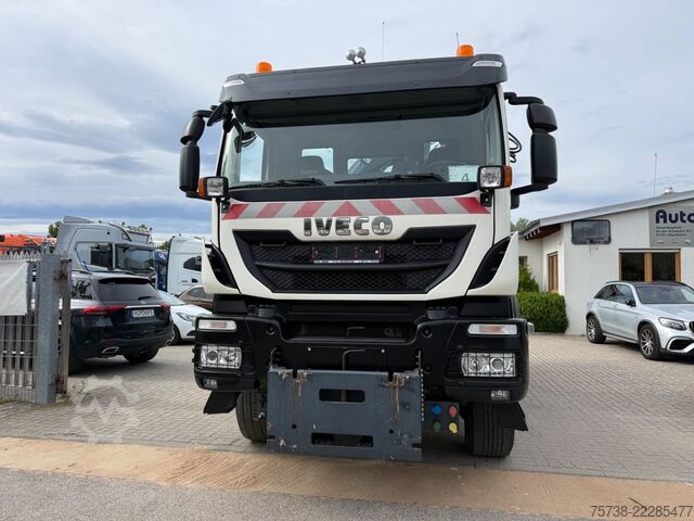 Háromirányú billenő teherautó IVECO Trakker 330 4x4 Meiller Kipper+Hiab 088B-2 Funk